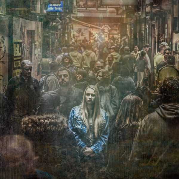 woman, alone, crowd